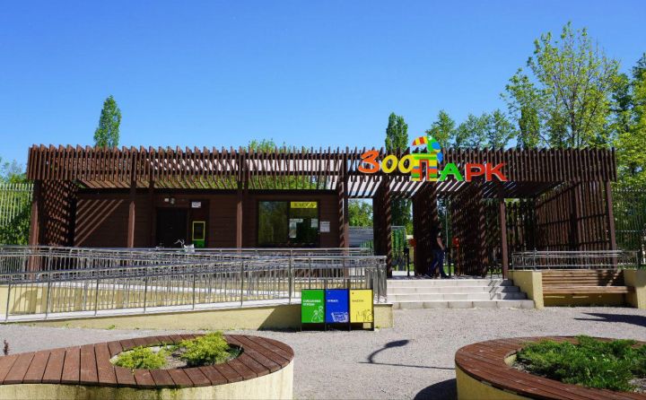 В зоопарке Ростова запретили кататься на роликах, велосипедах и самокатах