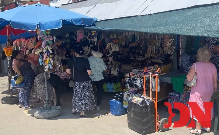 Покупатели на рынке «Темерник». Фото donnews.ru