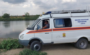В Шахтах из водоёма достали тело мужчины, утонувшего в день ВДВ