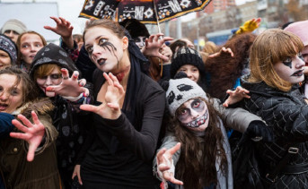 Halloween Fest в центре Ростова, костюмированный бал и комната психоделики