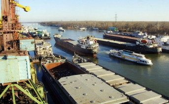 Полсотни судов не вышли в Азовское море из-за экстремального снижения уровня воды в Дону