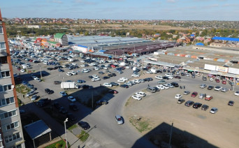 В Ростове полицейские разогнали «парковочную мафию» около рынка «Темерник»
