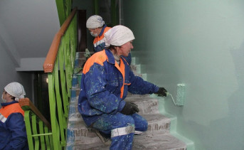 В Ростовской области из-за оптимизации бюджета приостановили ремонт подъездов в многоэтажках