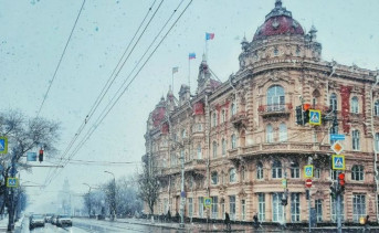 Жителей Ростовской области предупредили о надвигающейся метели и снежных заносах на дорогах