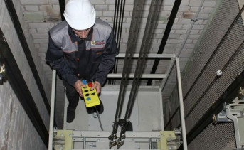Ростовская область собралась в 7 раз увеличить траты на замену старых лифтов