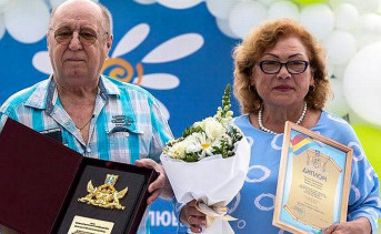 В Ростове в День семьи, любви и верности чествовали многодетные семьи и пары, прожившие вместе 50 лет