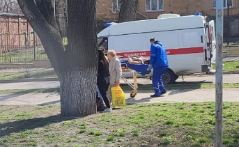 Пострадавших увозят скорые: в Ростове на Шолохова произошло серьёзное ДТП с участием пассажирского автобуса