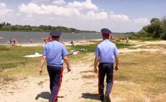 В Ростовской области уроки безопасного отдыха на водоёмах преподали казаки-дружинники