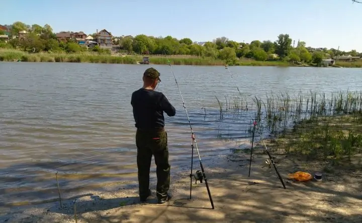 Рыбак в Кумженской роще. Фото donnews.ru