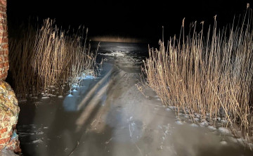В Ростовской области двое малолетних детей провалились под лёд, погибла девочка