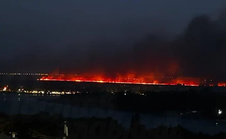 Пожар на Левобережной улице в Ростове. Фото из соцсети