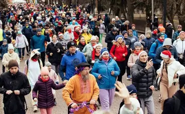 Участники новогоднего забега. Фото Олега Петрова