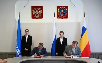 Подписание соглашения. Фото zsro.ru