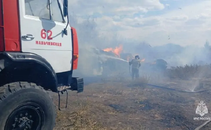 Фото с места пожара пресс-службы ГУ МЧС по Ростовской области