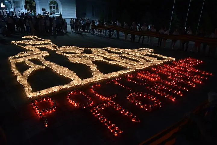 Инсталляция «Огненная картина войны» в Ростове. Фото Анатолия Карбинова