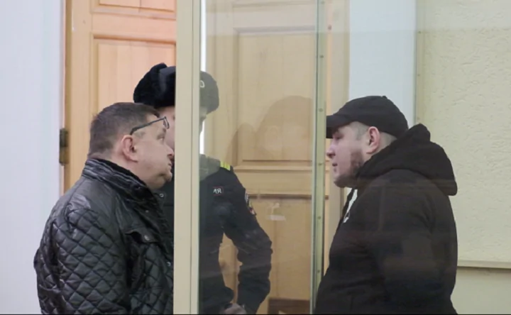 Денис Машонский с адвокатом. Фото donnews.ru